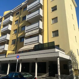 B E B House Appartamento